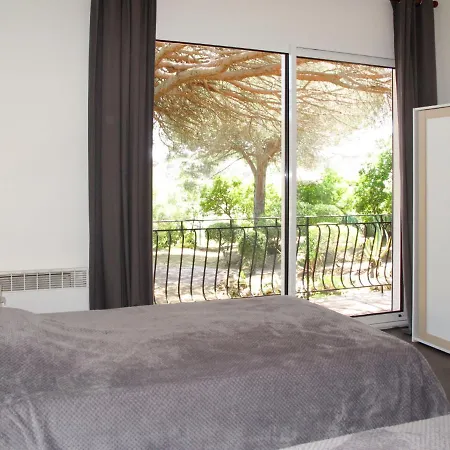 Semesterbostad Holiday Home La Vaquiniere By Interhome *